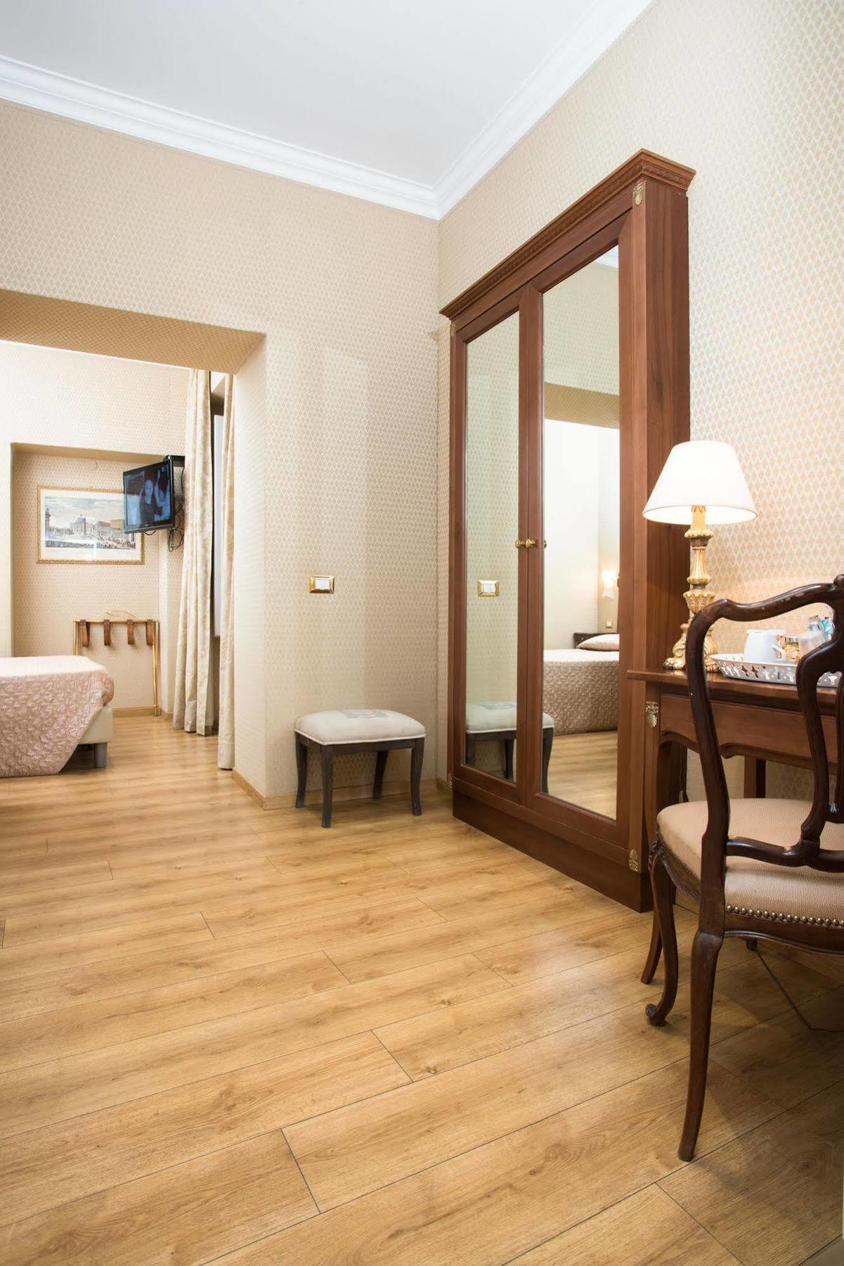 Bq House Trevi Luxury Rooms Рим Экстерьер фото